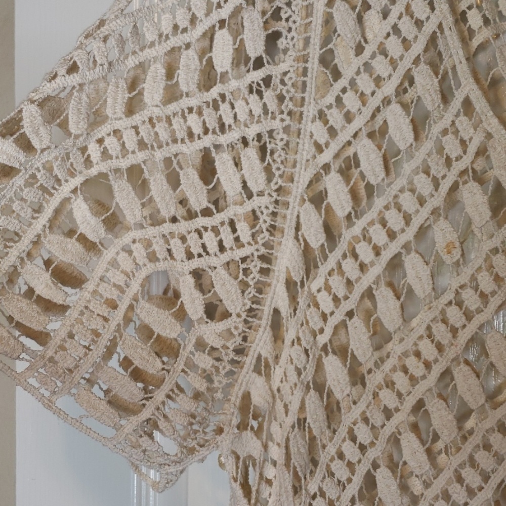 Crochet Beige Cold Shoulder Top - Picture 7 of 7